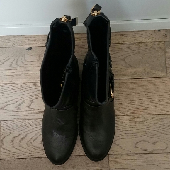 Unisa size 6-1/2 boots - Picture 5 of 9